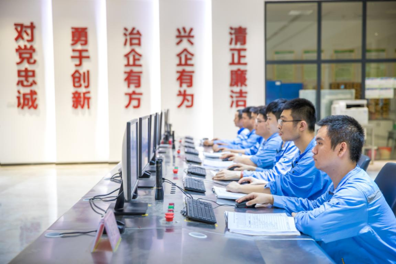 普宁生活垃圾环保处理中心中控室.jpg